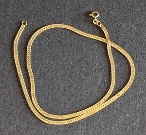 lot 198 image: 14k Gold Herringbone Chain