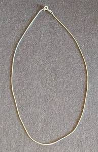 lot 200 image: Delicate 14k White Gold Chain