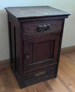 lot 208 image: Vintage Wood Nigtstand