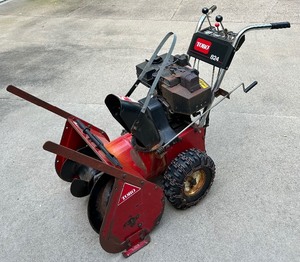 lot 380 image: Toro Snowblower Model 824