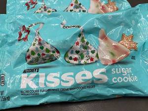 lot 261 image: Lot of 5 Hersheys Kisses Sugar Cookie Flavored Chocolates