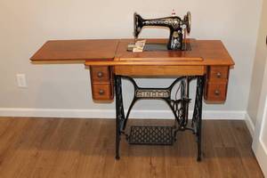 1910 Singer Sewing Machine