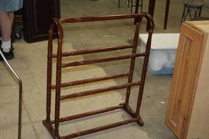 Wooden BlanketQuilt Rack