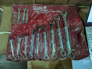 lot 114 image: 12 Piece Combination Wrench Set - Full Polish