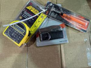 lot 127 image: 3 Piece Utility Tool Set - Tape MeasureMagnetMulti Tool
