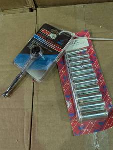 lot 187 image: 12 Piece SocketRatchet Set - HM1411D with 14 Drive with Ratchet