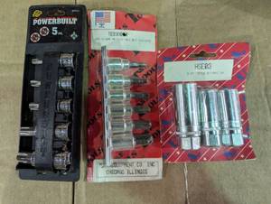 lot 195 image: 14 Piece Mixed Socket Set - 5 Ts, 6 Metric Hex, 3 Stud Extractors