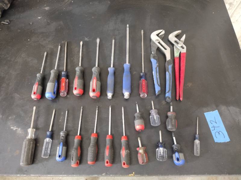 lot 342 image: Screwdriver lot (Pittsburgh, Kobalt, Craftsman)