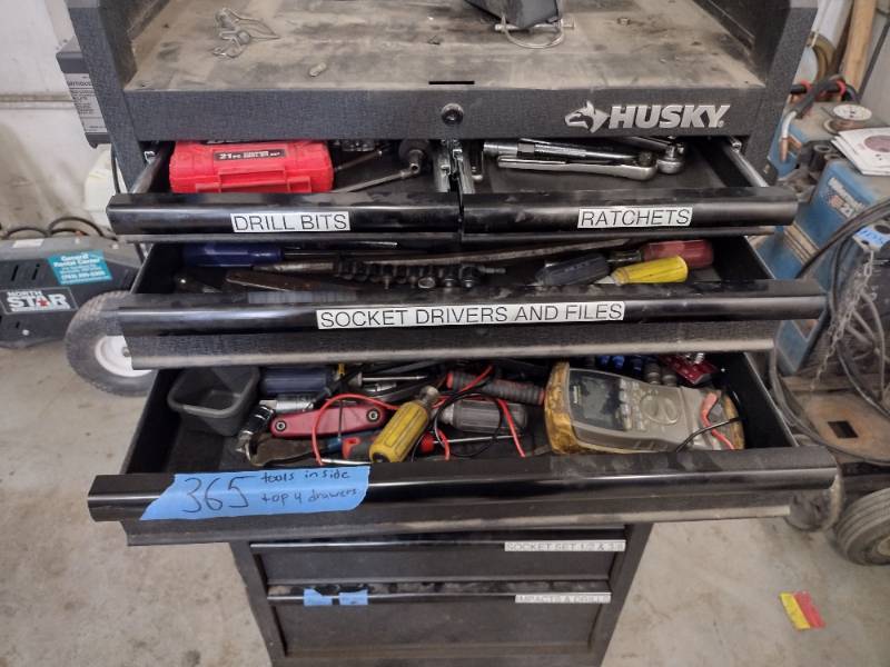 lot 365 image: Tool lot with drill bits, ratchets, socket drives and files, screw drivers