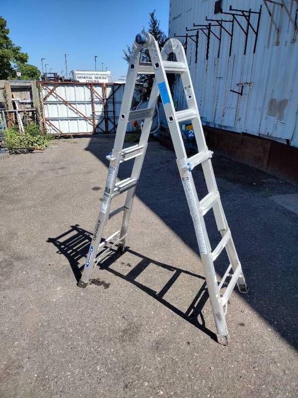 lot 379 image: Werner Expander Ladder PN 63275-02