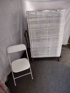 lot 68 image: (50) Stackable Folding Chairs, white seat and back on a white steel frame.