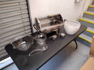 lot 128 image: Stainless Steel Roll-top Buffet Chafer Punch bowl and ladle (8) Salad bowls.