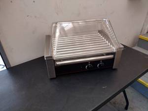 lot 123 image: Hot Dog Roller Grill9 roller Model RG-09