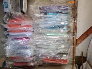 lot 105 image: (109)Cloth table covers (round and rectangle) (9) cloth skirts.