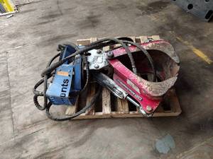 lot 164 image: CMP Grapple Attachment CMPHG61