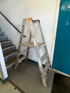 lot 106 image: Platform ladder 410 tall