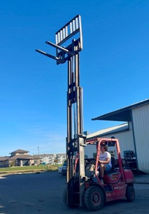 lot 10A image: Forklift with Side Shifter