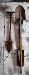 lot 146 image: Tree spade and landscaping shovels