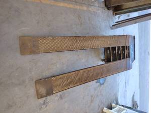 lot 182 image: (2) Trailer loading ramps approximately 6 foot