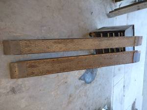 lot 186 image: (2) Trailer loading ramps approximately 7.5 foot