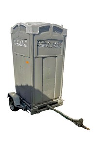 lot 1 image: 2016 Trailer with Port-a-potty