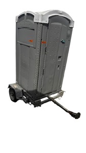 lot 2 image: 2016 Trailer with Port-a-potty