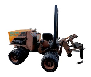 lot 4 image: VIBRATORY PLOW CASE MAXI SNEAKER (see video of it running)