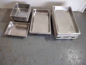 lot 233 image: Stainless Steam Table or Buffet Chafer liner pans, various sizes.