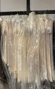 lot 246 image: Off-white cloth tablecloths approx (25) 60 x 120, 60 x 102 (6) 108 round, (3) 90  round