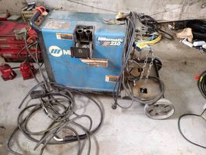 lot 50A image: Millermatic 210 Portable Welder. 225 AMP