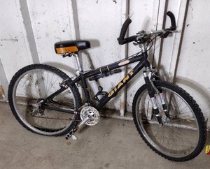 lot 247 image: Giant Sedona aluminum bike