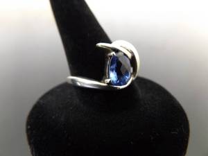 .925 Sterling Silver Oval Cut Tanzanite Ring Size 7