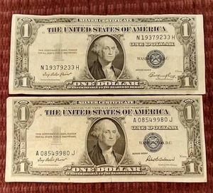 (2) 1935 Silver Certificate $1 Notes