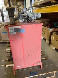 lot 8081 image: 20 Gallon Fuel Caddy