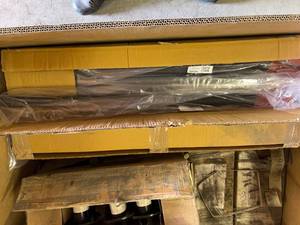 lot 7084 image: 55 Standard Winch Bars