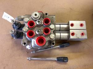 lot 6092 image: Hydraulic Control Valve