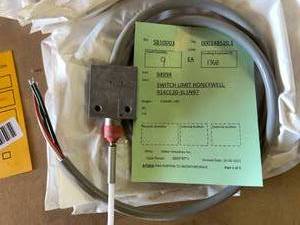 lot 8100 image: Honeywell Switch Limit 914CE20-3L1N97, Qty 9