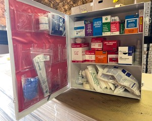 lot 9222 image: First Aid Cabinet
