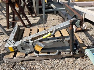 lot 3154 image: Eurotech Adjustable Pallet Lift