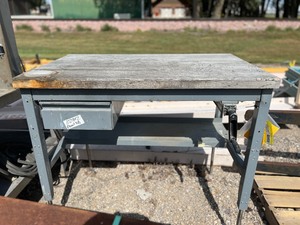 lot 4174 image: Workbench