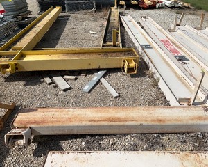 lot 3236 image: 18 Foot Jib Lift