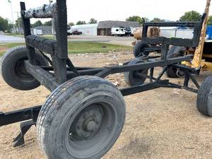 lot 9251 image: 2 Wheel Running Gear Cart