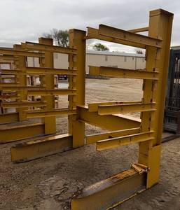 lot 3261 image: 88x99 Cantilever Rack