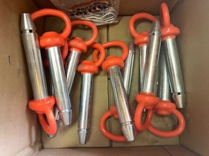 lot 7281 image: Dozen 1.00 x 4.50 Hitch Pins