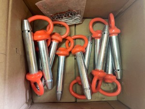 lot 7283 image: Dozen 1.00 x 4.50 Hitch Pins