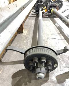 lot 7300 image: One Trailer Axle