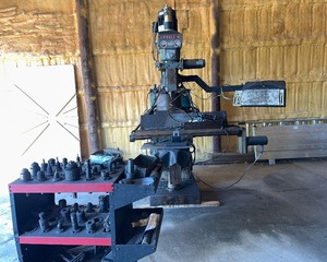 lot 10015 image: Ex-Cell-O Mill (Britt)