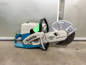 lot 10153 image: Makita Concrete Saw (Clear Lake)