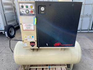 lot 10110 image: Ingersoll-Rand Air Compressor 38 cfm (Clear Lake)