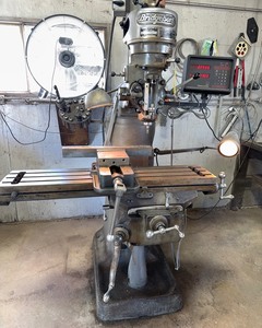 lot 10026 image: Bridgeport Milling Machine (Fertile)